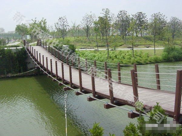 五大連池防腐木吊橋